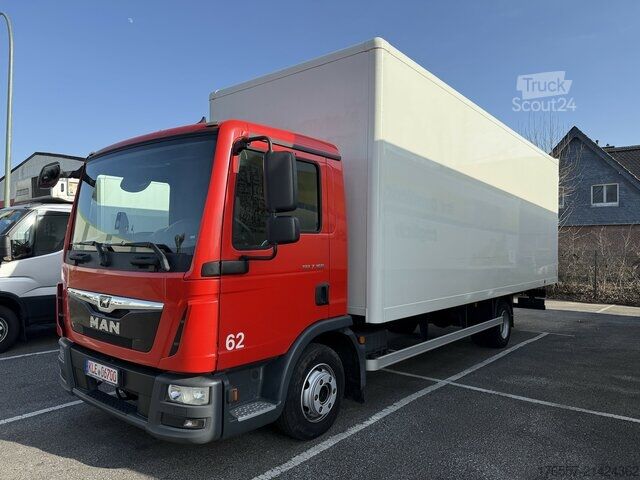 Furgão MAN TGL 8.220 BB Möbelkoffer / manuelles Getriebe