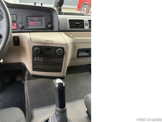 Furgão MAN TGL 8.220 BB Möbelkoffer / manuelles Getriebe