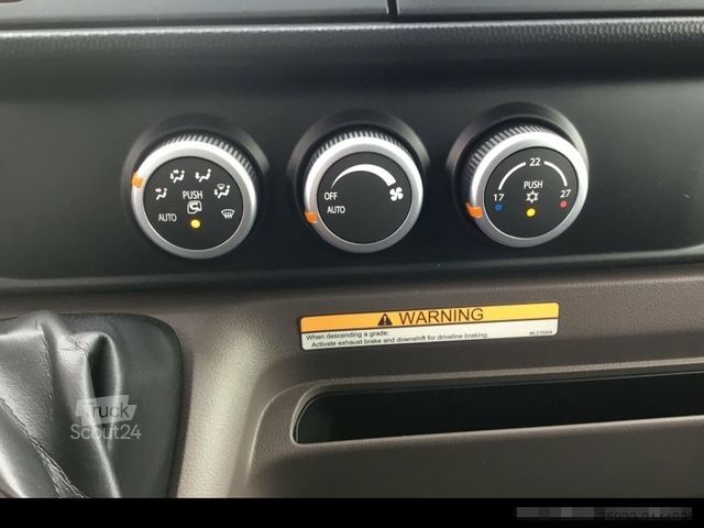 Benne tri-benne MITSUBISHI Canter 7C18 Dreiseiten-Stahlkipper LED+Klima+Dif