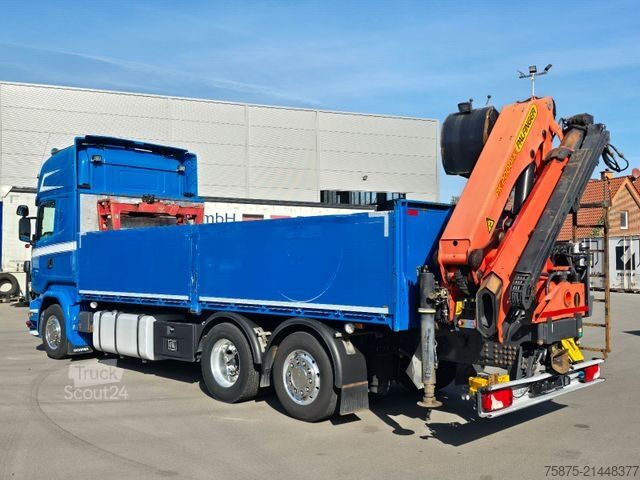 Kamion sa ravnom platformom SCANIA R 490 6x2 Palfinger PK 20001