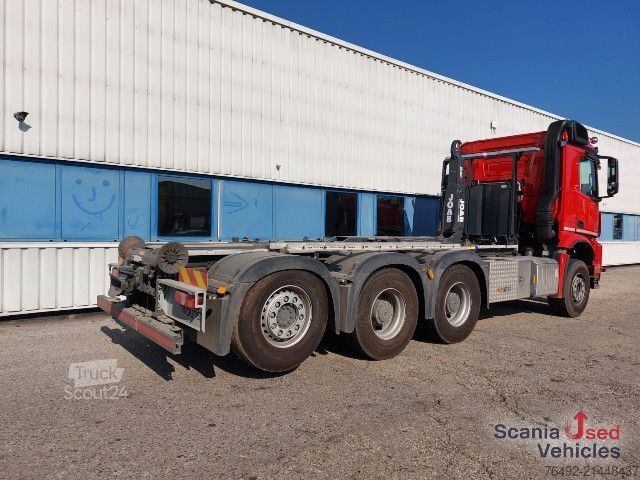 شاحنة قلّابة بذراع تحميل متحرك Mercedes-Benz AROCS 3748 8x4 Abrollkipper JOAB LA24A