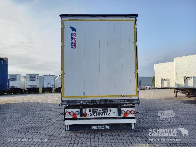 Auflieger mit Pritsche & Plane Schmitz Cargobull Curtainsider Standard Getränke