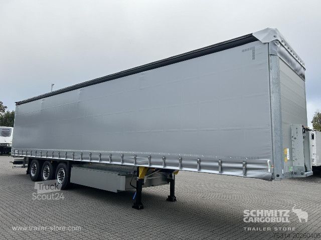 Auflieger mit Pritsche & Plane Schmitz Cargobull Curtainsider Standard Getränke