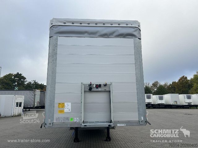Auflieger mit Pritsche & Plane Schmitz Cargobull Curtainsider Standard Getränke