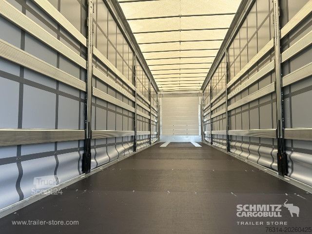 Auflieger mit Pritsche & Plane Schmitz Cargobull Curtainsider Mega Getränke