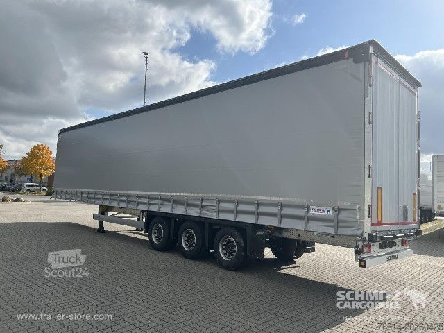 Auflieger mit Pritsche & Plane Schmitz Cargobull Curtainsider Mega Getränke