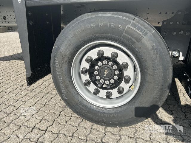 Auflieger mit Pritsche & Plane Schmitz Cargobull Curtainsider Mega Getränke