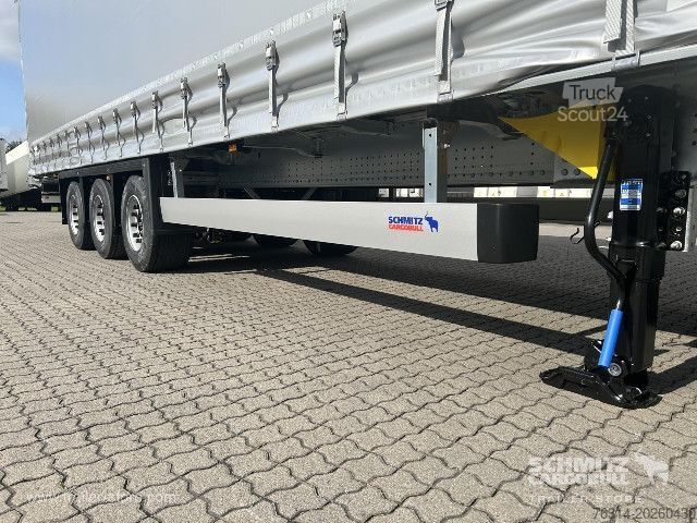Auflieger mit Pritsche & Plane Schmitz Cargobull Curtainsider Mega Getränke