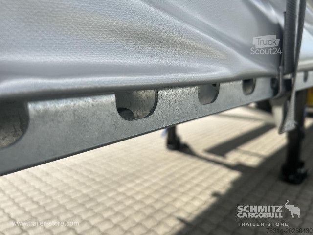 Auflieger mit Pritsche & Plane Schmitz Cargobull Curtainsider Mega Getränke
