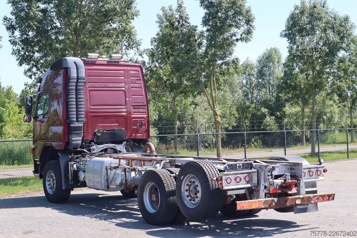 Chassis com cabina Volvo FM 460 4X4+1 CHASSIS EURO 3 FULL STEEL SUSPENSI...