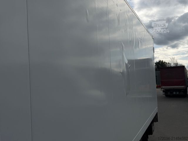 Vrachtwagen met bakwagen IVECO Daily 70c18 HiMatic Luft, Euro6, Lbw. Koffer