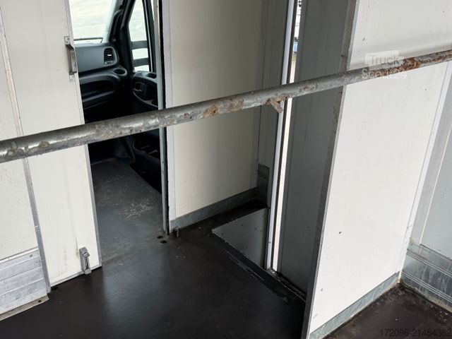 Vrachtwagen met bakwagen IVECO Daily 70c18 HiMatic Luft, Euro6, Lbw. Koffer