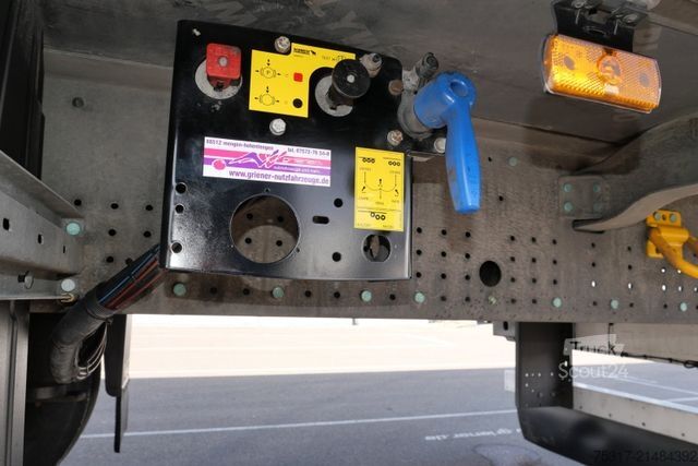 Напівпричіп-фургон SCHMITZ CARGOBULL SKO 24/DOPPELSTOCK / 2700 mm / 196 tsd km 3 x