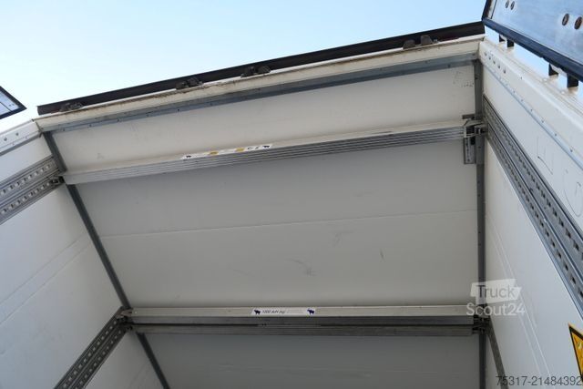 Напівпричіп-фургон SCHMITZ CARGOBULL SKO 24/DOPPELSTOCK / 2700 mm / 196 tsd km 3 x