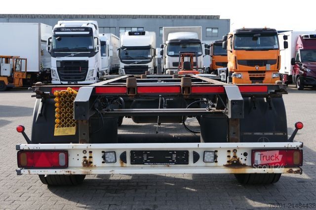 Priklopnik z menjalnim šasijem SCHMITZ CARGOBULL AWF 18 BDF Wechselfahrgestell SAF-Achsen