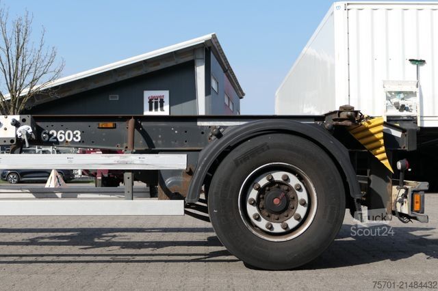 Priklopnik z menjalnim šasijem SCHMITZ CARGOBULL AWF 18 BDF Wechselfahrgestell SAF-Achsen