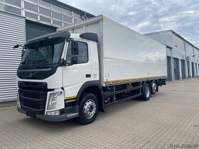Drikkevare-lastebil Volvo FM 330 6x2 Lenkachse/LBW/Böse/Überdach