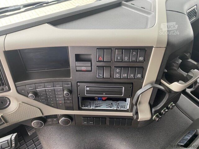 Drikkevare-lastebil Volvo FM 330 6x2 Lenkachse/LBW/Böse/Überdach