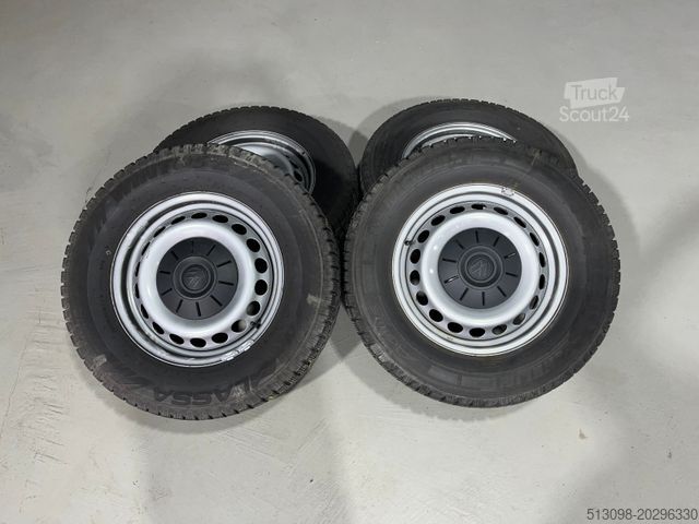 Microbuz VOLKSWAGEN CRAFTER AUTOMATIK 8 SITZER STANDHEIZUNG KAMERA