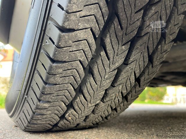 Pritschenwagen VOLKSWAGEN CRAFTER 50 PRITSCHE DoKa LADEKRAN AHK STANDHZG