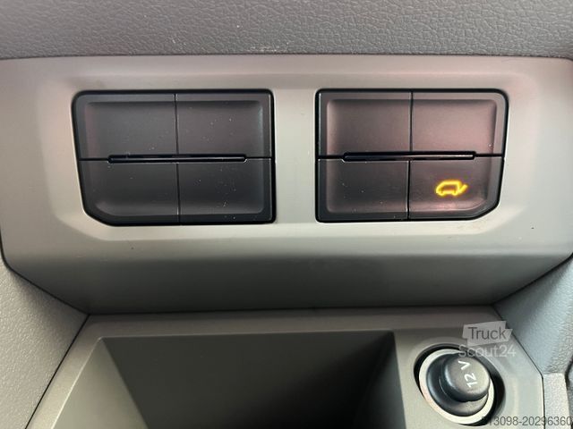 Furgão de teto alto VOLKSWAGEN CRAFTER 2,0 TDI KASTEN LANG LADEBORDWAND KLIMA