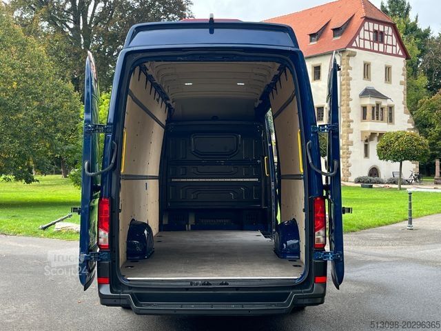 Furgão de teto alto VOLKSWAGEN CRAFTER MAXI LANG EXTRA HOCH ACC NAVI SPURHALTE.