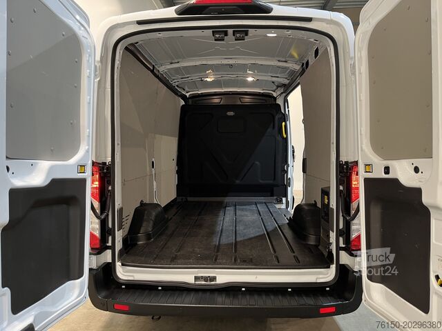 Furgonas Ford E-Transit L2H2 Trend 68 kWh 184 PK / 100% Elekt...