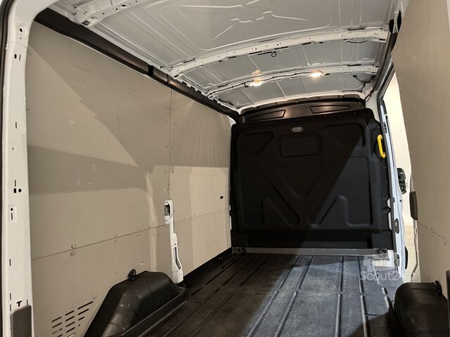 Furgonas Ford E-Transit L2H2 Trend 68 kWh 184 PK / 100% Elekt...