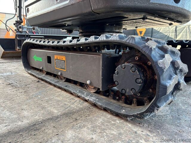 Mini ekskavatoru  Multiloader EC18 2 BUCKETS / TILT