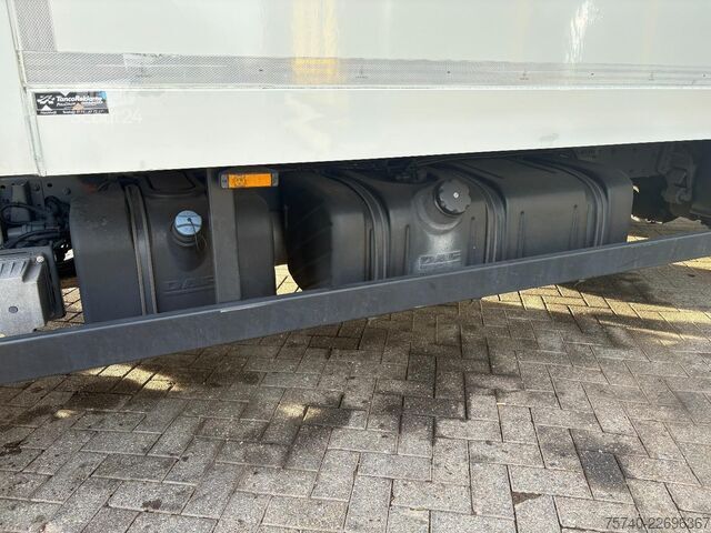 Benne fermée DAF LF 45.180 + euro 5 + 12ton + 5.58m box + lift