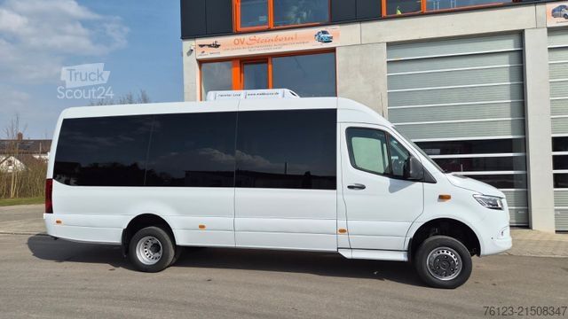 Kleinbus MERCEDES-BENZ 519  Allrad 4 x 4 Lagerfahrzeug Stock 20 Sitzer