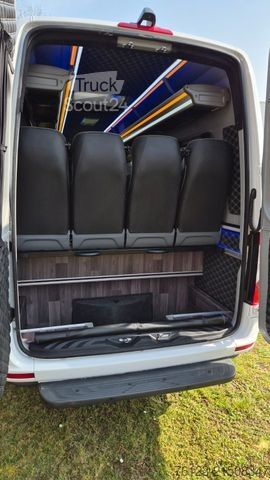Kleinbus MERCEDES-BENZ 519  Allrad 4 x 4 Lagerfahrzeug Stock 20 Sitzer