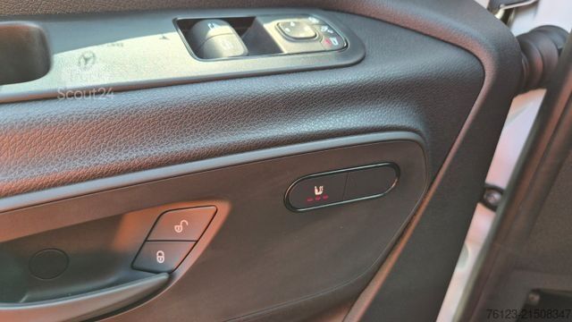 Kleinbus MERCEDES-BENZ 519  Allrad 4 x 4 Lagerfahrzeug Stock 20 Sitzer