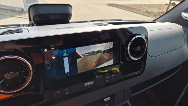 Kleinbus MERCEDES-BENZ 519  Allrad 4 x 4 Lagerfahrzeug Stock 20 Sitzer