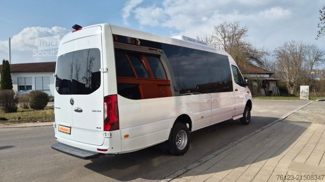 Kleinbus MERCEDES-BENZ 519  Allrad 4 x 4 Lagerfahrzeug Stock 20 Sitzer