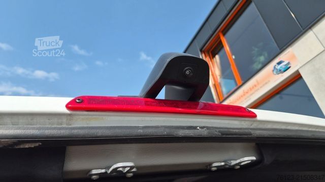 Kleinbus MERCEDES-BENZ 519  Allrad 4 x 4 Lagerfahrzeug Stock 20 Sitzer