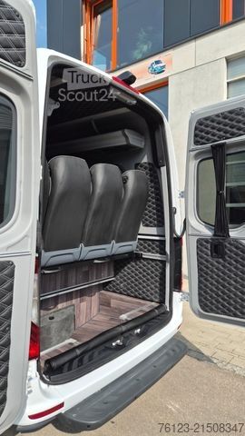 Kleinbus MERCEDES-BENZ 519  Allrad 4 x 4 Lagerfahrzeug Stock 20 Sitzer