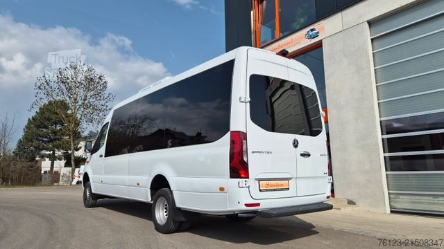 Kleinbus MERCEDES-BENZ 519  Allrad 4 x 4 Lagerfahrzeug Stock 20 Sitzer