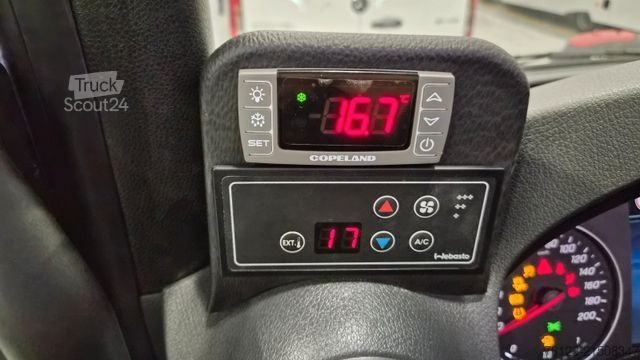 Kleinbus MERCEDES-BENZ 519  Allrad 4 x 4 Lagerfahrzeug Stock 20 Sitzer