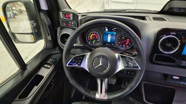 Kleinbus MERCEDES-BENZ 519  Allrad 4 x 4 Lagerfahrzeug Stock 20 Sitzer