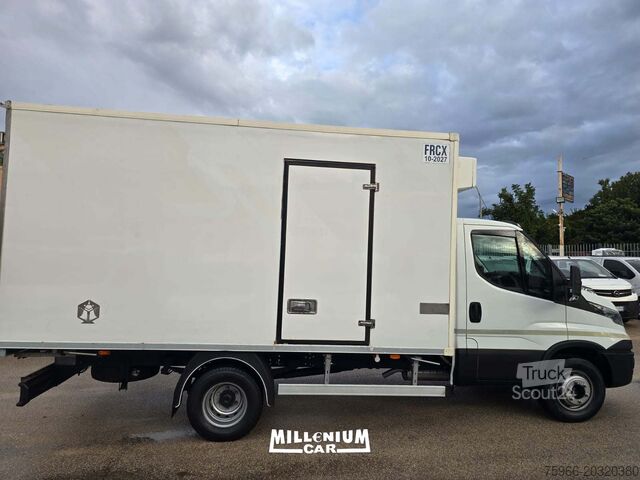 Isotermický chladiarenský dodávkový automobil Iveco DAILY 60-15 TRASPORTO CARNI FRC 2027