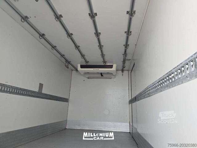 Isotermický chladiarenský dodávkový automobil Iveco DAILY 60-15 TRASPORTO CARNI FRC 2027