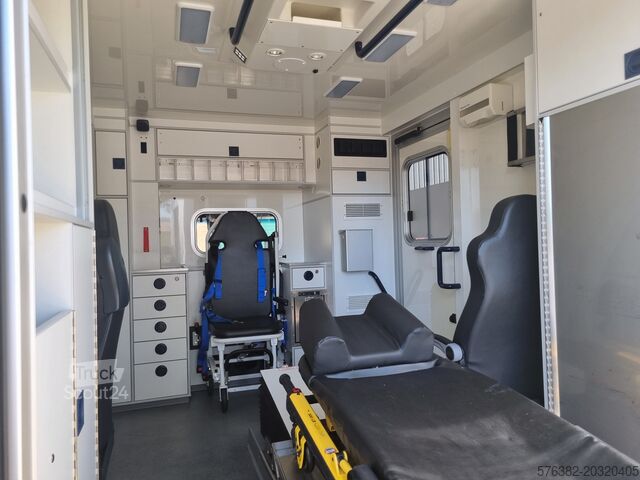 Ambulanssi Mercedes-Benz Sprinter Rettungswagen