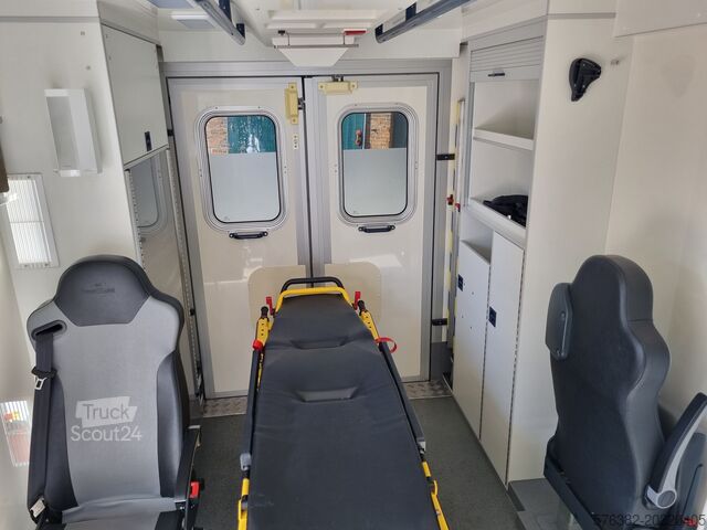 Ambulanssi Mercedes-Benz Sprinter Rettungswagen
