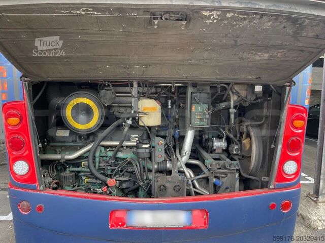 Çift katlı otobüs Volvo B9