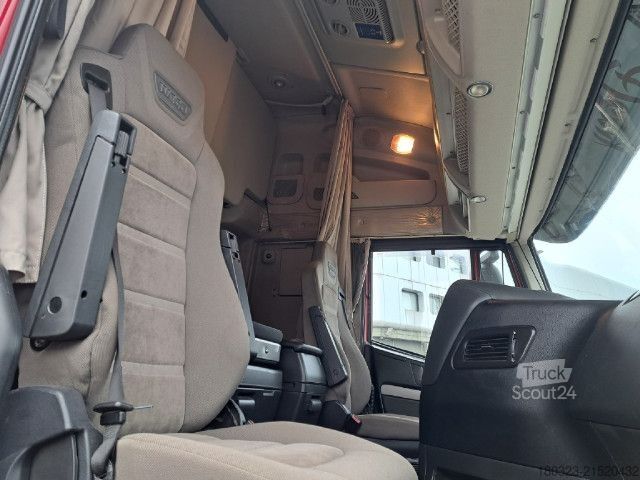 Standaard trekker IVECO AS440S46T/P XP