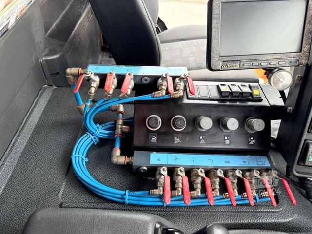 Balayeuse de voirie MERCEDES-BENZ Axor/1829/Euro5/Faun-VIAJET-7R/L/Kehrmaschine/