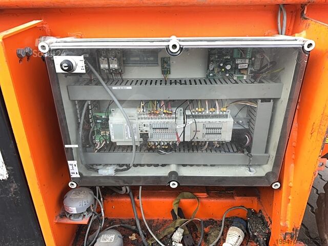 Mesa elevadora de tijera Holland-Lift N165-12EL Combistar (16.5 m)