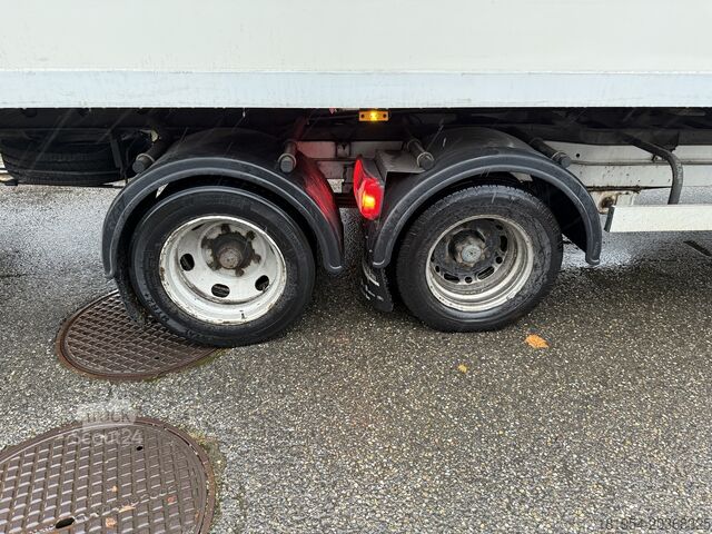 Camion frigorifique avec caisse isotherme Mercedes-Benz sprinter 519cdi clickloader koelwagen