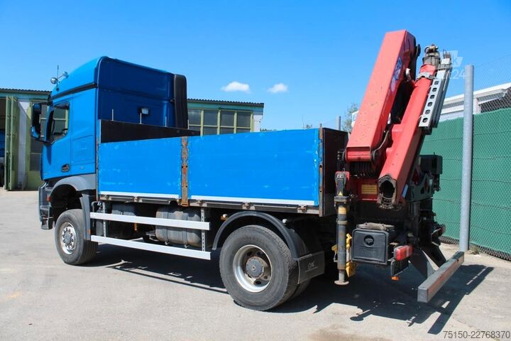 Кран-манипулятор на шасси грузовика MERCEDES-BENZ 1848 4x4 BB ALLRAD KRAN HMF 1820 123